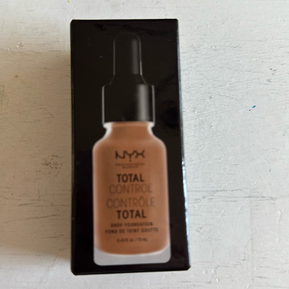 NYX Professional Makeup Total Control Foundation TCDF14 BNIB